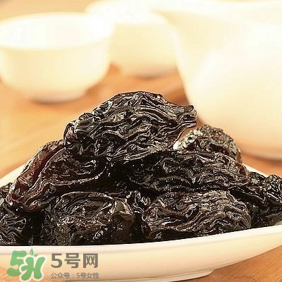 西梅干真的能解決便秘嗎？西梅干怎么吃治便秘？