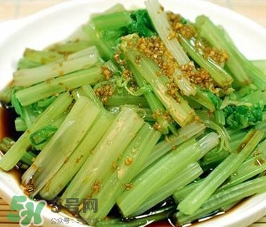 芹菜和什么榨汁好喝？芹菜榨汁需要煮熟嗎？
