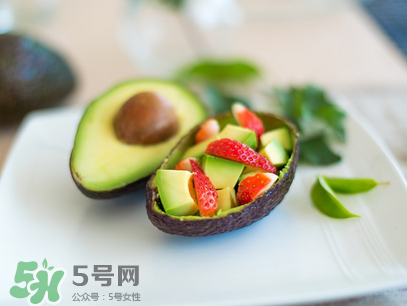 牛油果生的能吃嗎？牛油果怎么催熟快？
