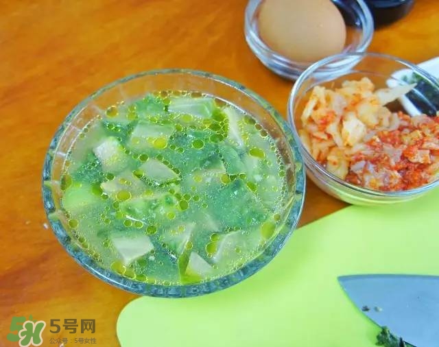 牛油果沙拉怎么做？牛油果沙拉用什么醬？