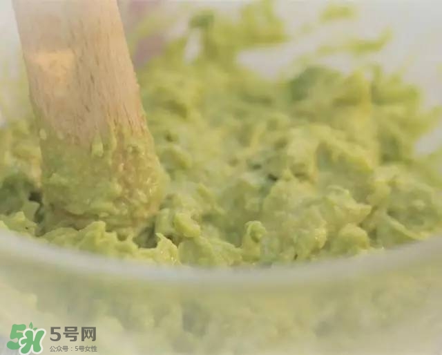 牛油果沙拉怎么做？牛油果沙拉用什么醬？