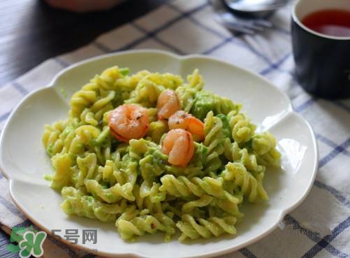牛油果沙拉怎么做？牛油果沙拉用什么醬？