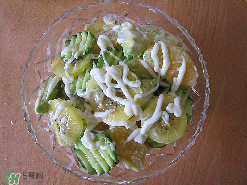 牛油果沙拉怎么做？牛油果沙拉用什么醬？