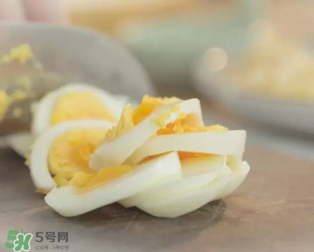 牛油果沙拉怎么做？牛油果沙拉用什么醬？