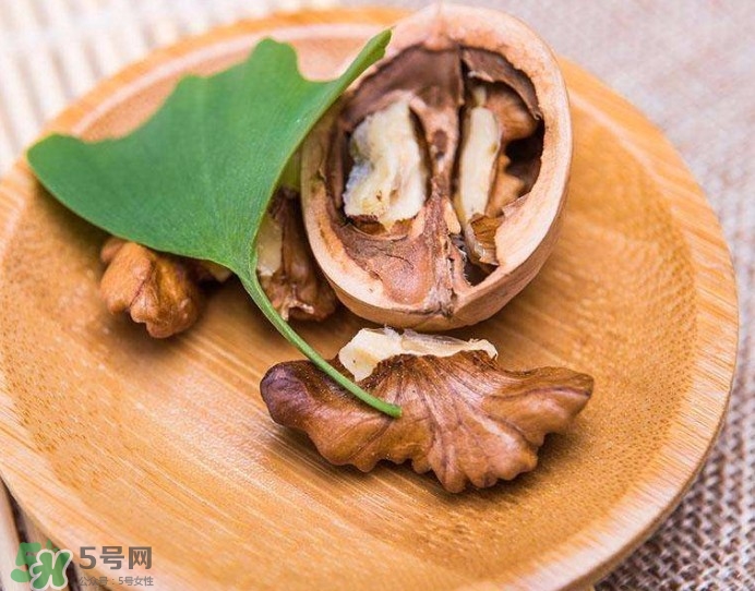 核桃粉寶寶可以吃嗎？寶寶幾個(gè)月可以吃？