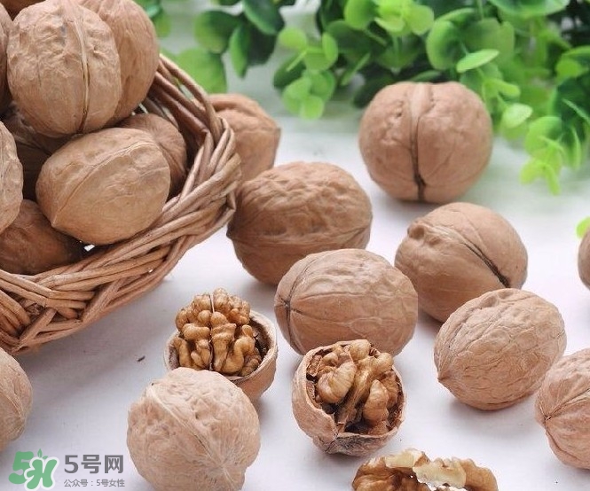 核桃磨成粉還有營(yíng)養(yǎng)嗎？核桃粉和核桃哪個(gè)更好？