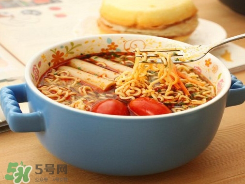 微波爐怎么做泡面？微波爐怎么做蛋糕