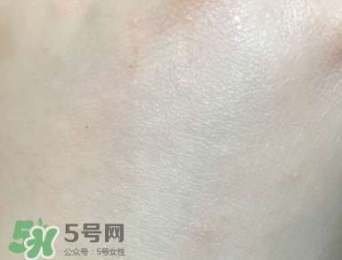 阿芙素顏霜要卸妝嗎？