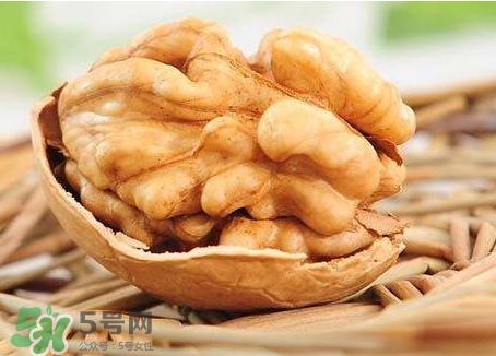 核桃磨成粉還有營(yíng)養(yǎng)嗎？核桃粉和核桃哪個(gè)更好？
