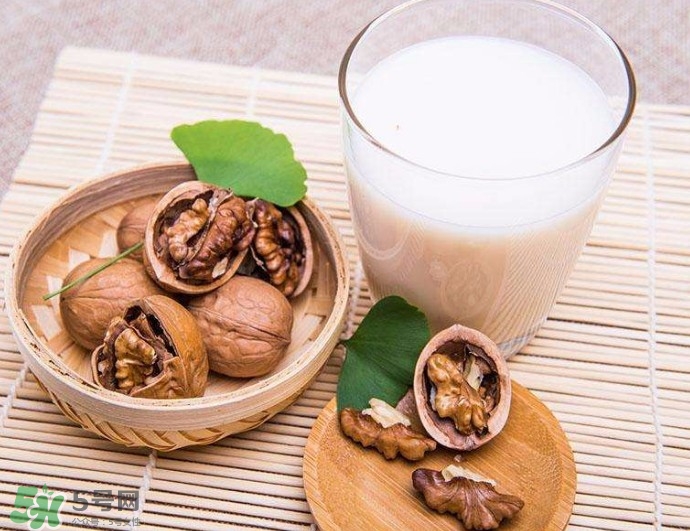 核桃粉寶寶可以吃嗎？寶寶幾個(gè)月可以吃？