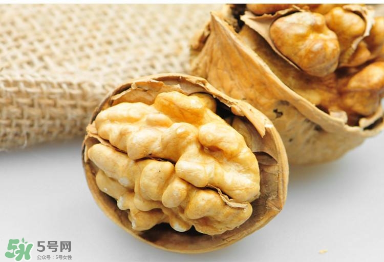 核桃可以空腹吃嗎？核桃飯前吃好還是飯后吃好？