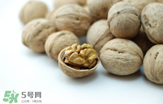 長期吃核桃有副作用嗎？核桃的副作用很大嗎？