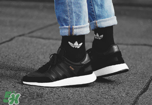 adidas iniki runner boost酷黑配色上腳效果怎么樣？
