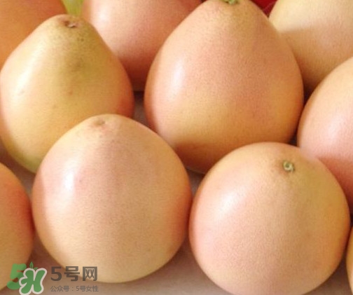 三紅蜜柚有什么功效？三紅蜜柚和金橙蜜柚哪個更好