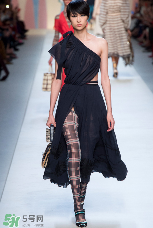 fendi2018春夏系列怎么樣_好看嗎_款式有哪些？