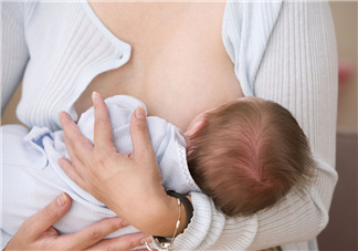 母乳寶寶一天大便幾次正常？母乳寶寶排便情況介紹