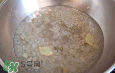 雪蛤能和銀耳一起燉嗎？雪蛤銀耳羹怎么做？