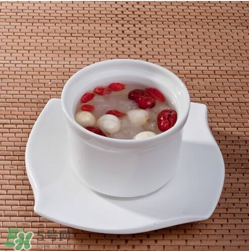 坐月子能吃雪蛤嗎？產(chǎn)婦吃雪蛤有什么好處？