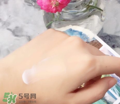 護(hù)發(fā)素可以抹在頭皮上嗎？