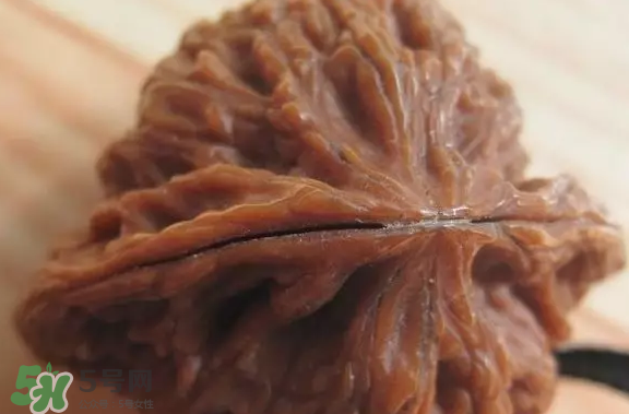 核桃開(kāi)裂怎么辦？核桃為什么會(huì)開(kāi)裂？