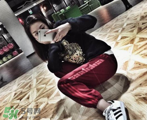 yeezy calabasas運(yùn)動(dòng)褲在哪買？yeezy calabasas褲子發(fā)售時(shí)間
