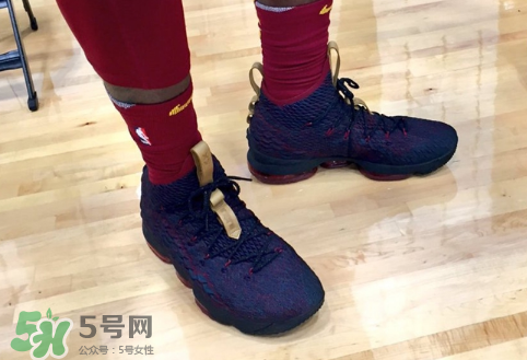 nike lebron 15 cavs實(shí)物什么樣？