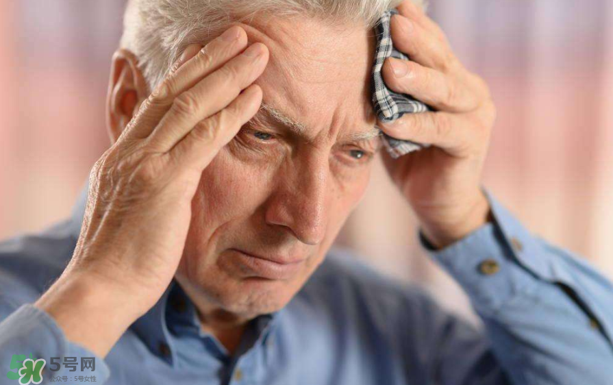 長(zhǎng)期咳嗽是怎么回事？治療咳嗽的保健藥膳有哪些？