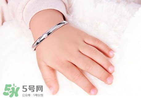 中秋節(jié)送什么禮給親戚？中秋節(jié)除了送月餅還能送什么？
