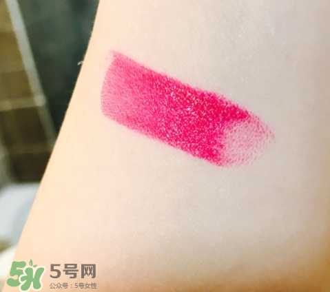 蘭蔻菁純唇膏小紅色是什么顏色？蘭蔻小紅色好看嗎