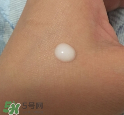 olay小臉精華怎么用？olay玉蘭油臻粹小臉精華使用心得