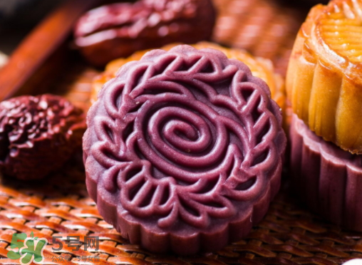 中秋節(jié)送月餅送幾盒？ 中秋送月餅一般送幾盒？
