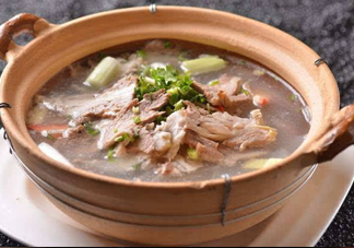 牛骨頭湯要放哪些食材？牛骨頭湯要煮多長(zhǎng)時(shí)間