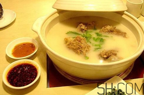 牛骨頭湯補(bǔ)什么？牛骨頭湯不能和什么一起吃