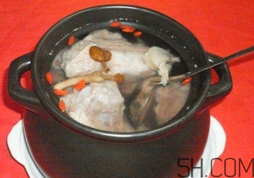 牛骨頭湯是補(bǔ)鈣的嗎？什么人不宜喝牛骨湯