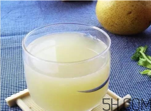 雪梨能和牛奶一起吃嗎？雪梨可以和牛奶榨汁嗎？