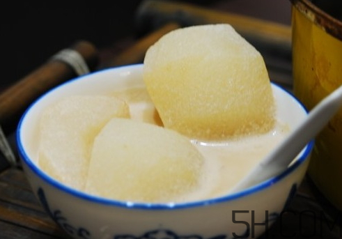 雪梨能和牛奶一起吃嗎？雪梨可以和牛奶榨汁嗎？