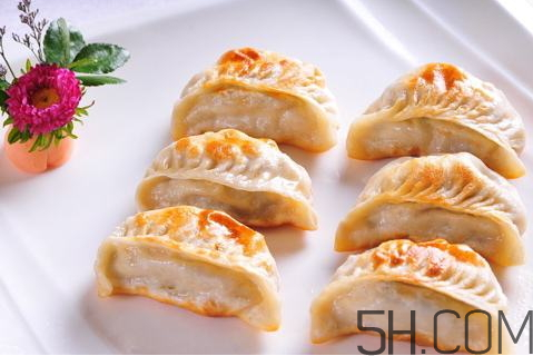 煎餃怎么煎才酥脆好吃？煎餃怎么做好吃？