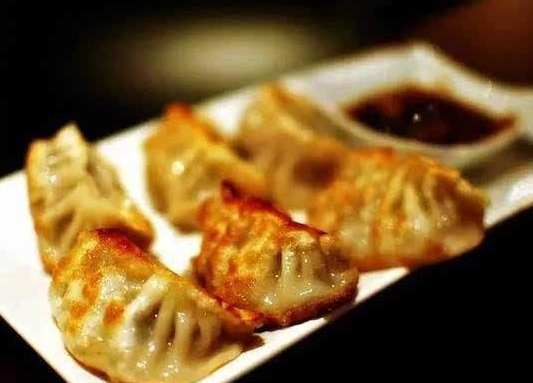 煎餃怎么做不粘鍋？煎餃粘鍋怎么辦？
