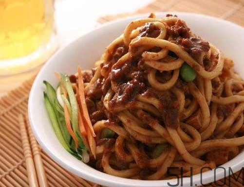 炸醬面可以用掛面嗎？炸醬面用什么面條？