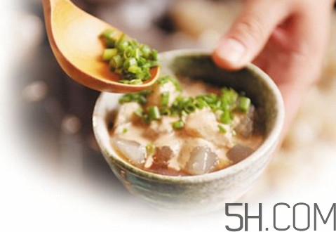 燜子是涼粉嗎？燜子是用什么做的？