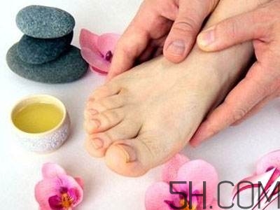 大蒜泡酒可以治腳氣嗎？治腳氣的方法有哪些？