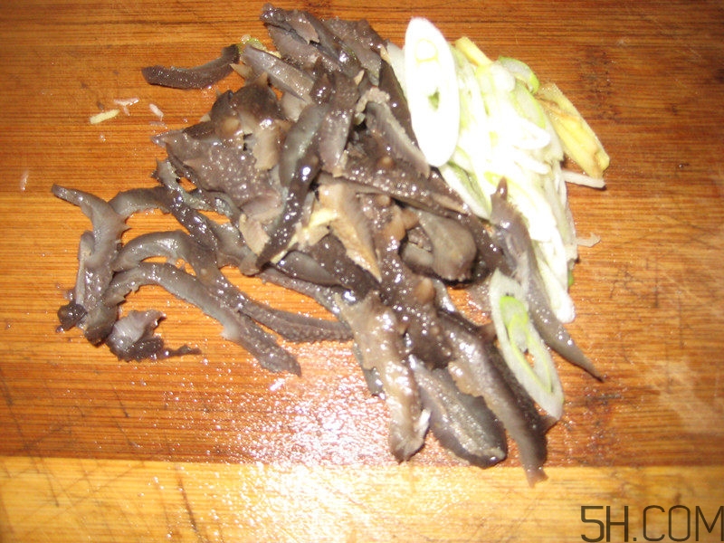 蘑菇和海參能一起吃嗎？蘑菇海參湯的做法