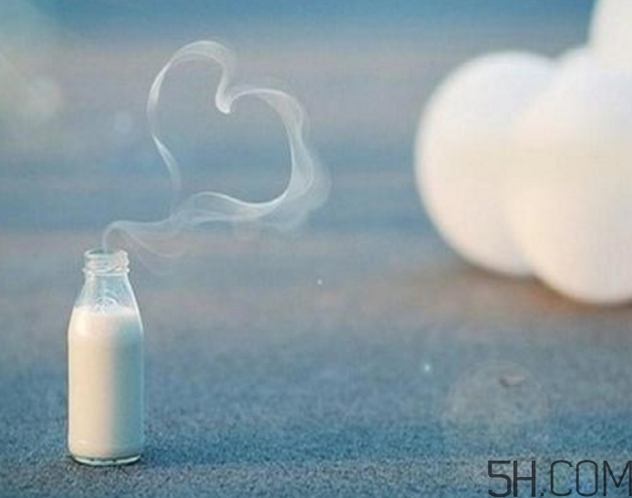 早上空腹喝牛奶好嗎？早上喝牛奶有什么好處？