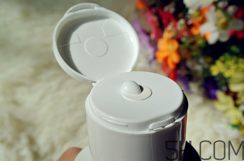 雅漾舒緩特護(hù)潔面乳怎么樣？好用嗎？