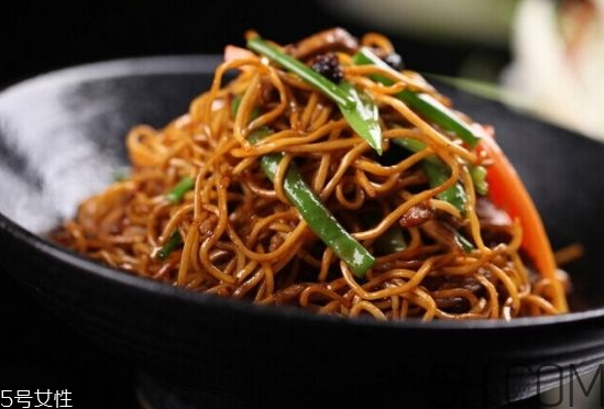 炒面為什么會(huì)粘鍋？炒面怎么不粘鍋？