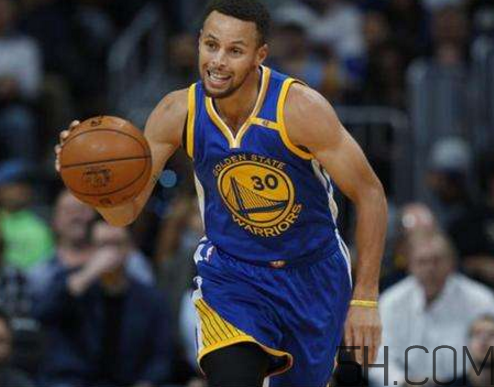 under armour curry 4白黑配色什么時(shí)候發(fā)售_多少錢(qián)？