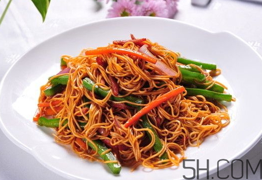 吃炒面會(huì)胖嗎？炒面熱量高嗎？