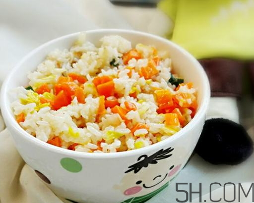 蛋炒飯可以放洋蔥嗎？蛋炒飯放洋蔥好吃嗎？