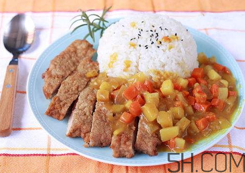 咖喱飯可以隔夜吃嗎？咖喱飯能放多久？