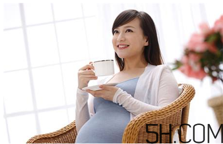 不適合孕婦的睡姿有那些？孕婦冬季如何護(hù)膚？